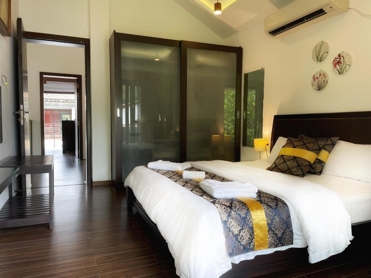 Ochre Villa- Luxury Property In Assagaon / ヴァガトール エクステリア 写真